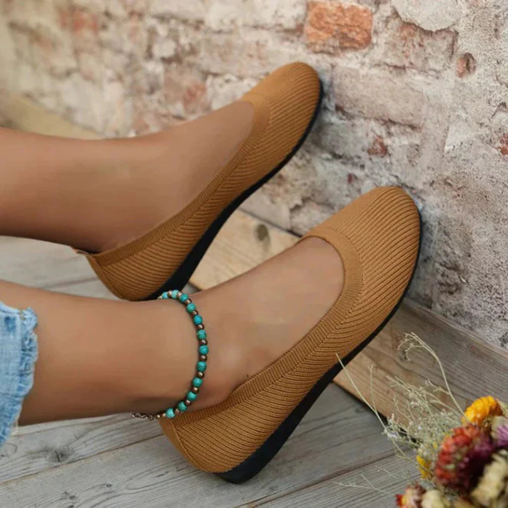 Élise Bernard | Breathable Minimalist Slip-On Flats For Women