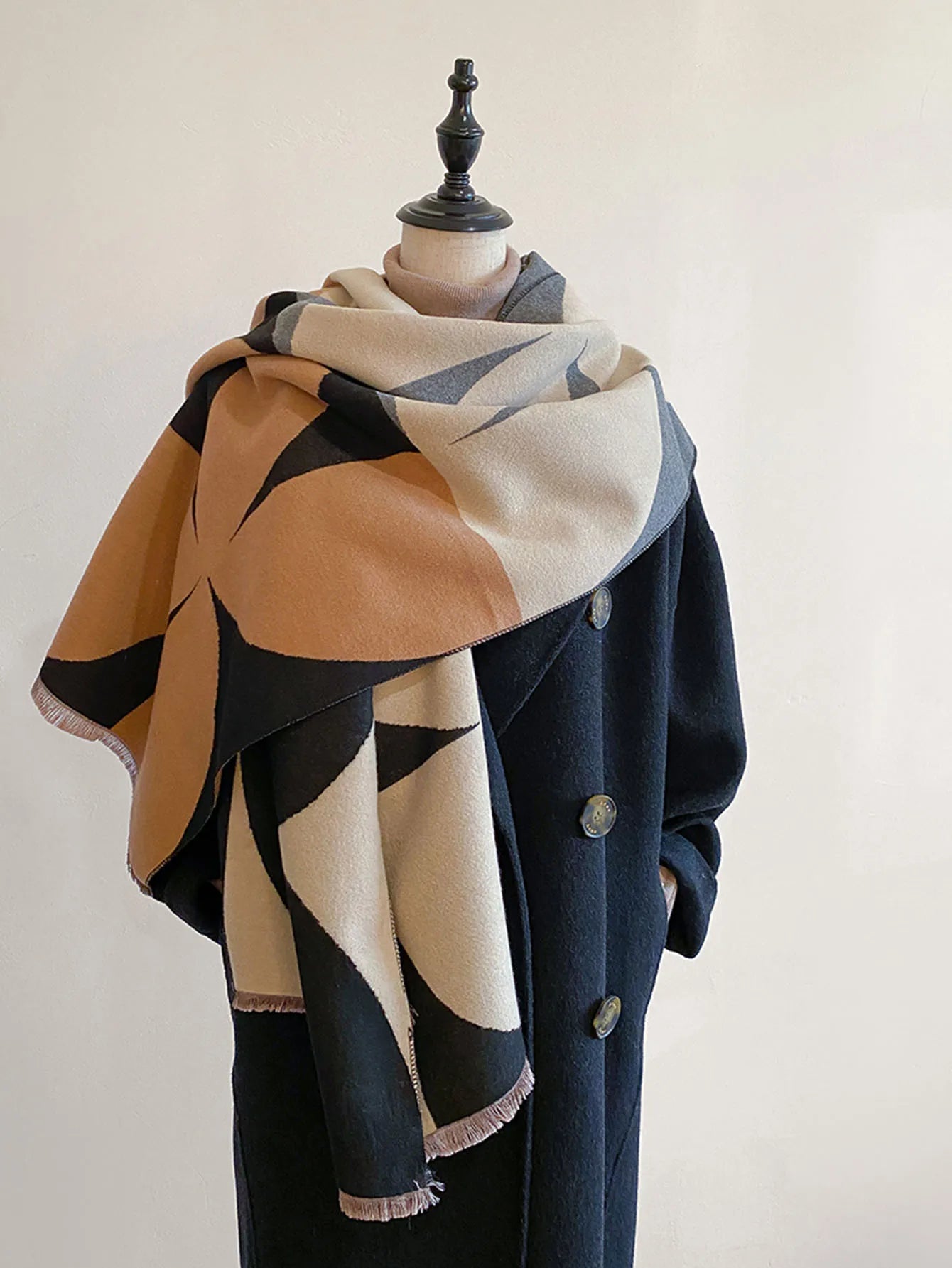Valentina Moreau | Luxury Geometric Winter Scarf For Women