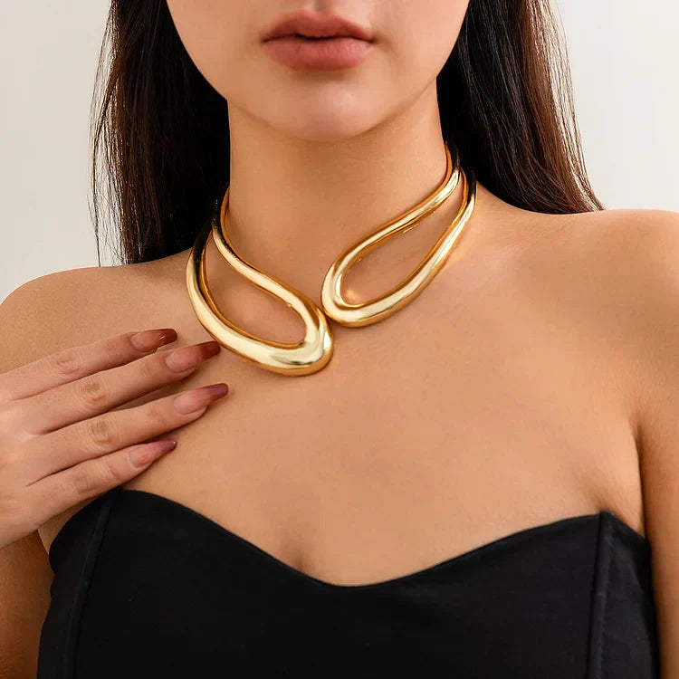 Mirielle Vanthorpe | Sculptural Silver Collar Necklace Set for Women