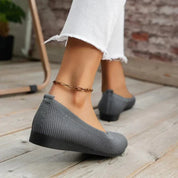 Élise Bernard | Breathable Minimalist Slip-On Flats For Women