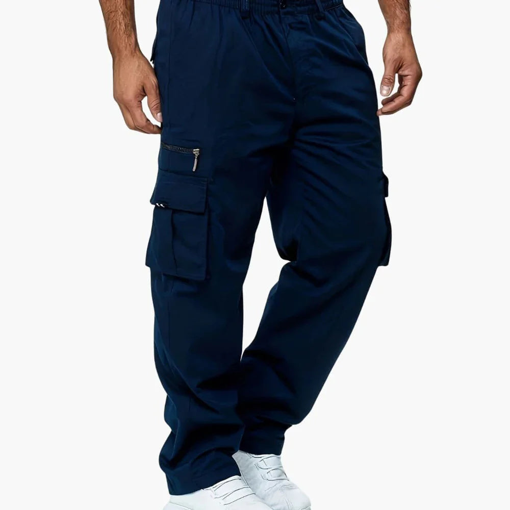 Pantaloncargohommeavecpochesmultiples_1.webp